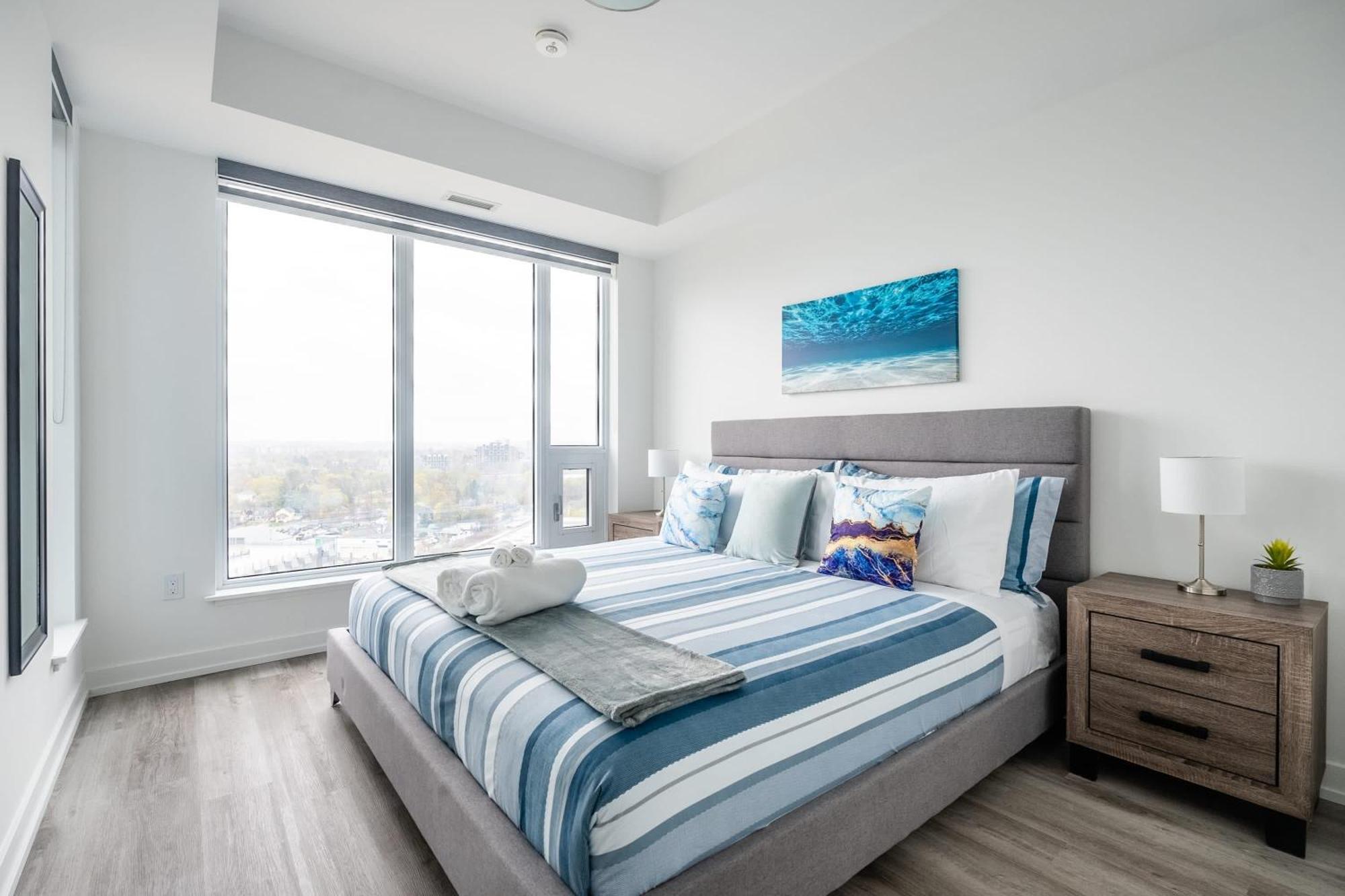 1Br Modern Condo - King Bed And Stunning City View Китченер Экстерьер фото